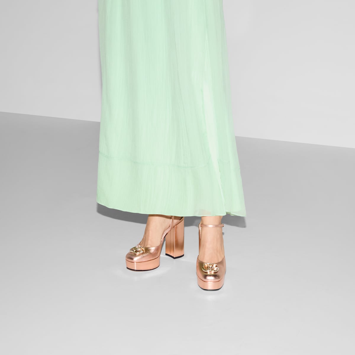 Gucci Women’s platform pump with crystal Double G - Image 5